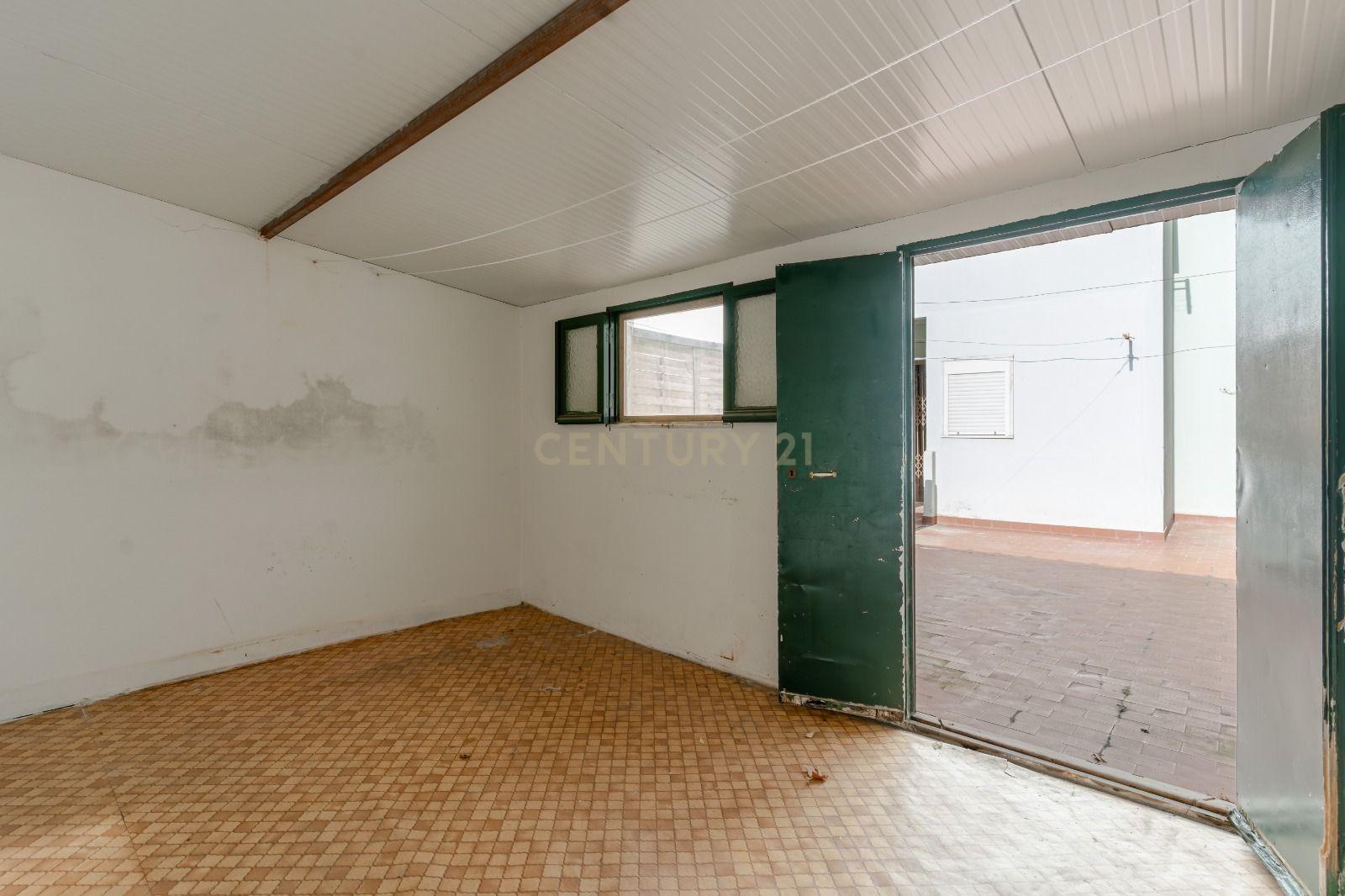 T1 com amplo terraço à Gomes Freire - Lisboa - Image 22